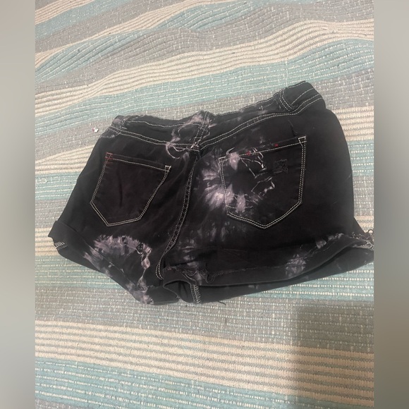 BDG: high rise tie dyed shorts - Picture 4 of 6